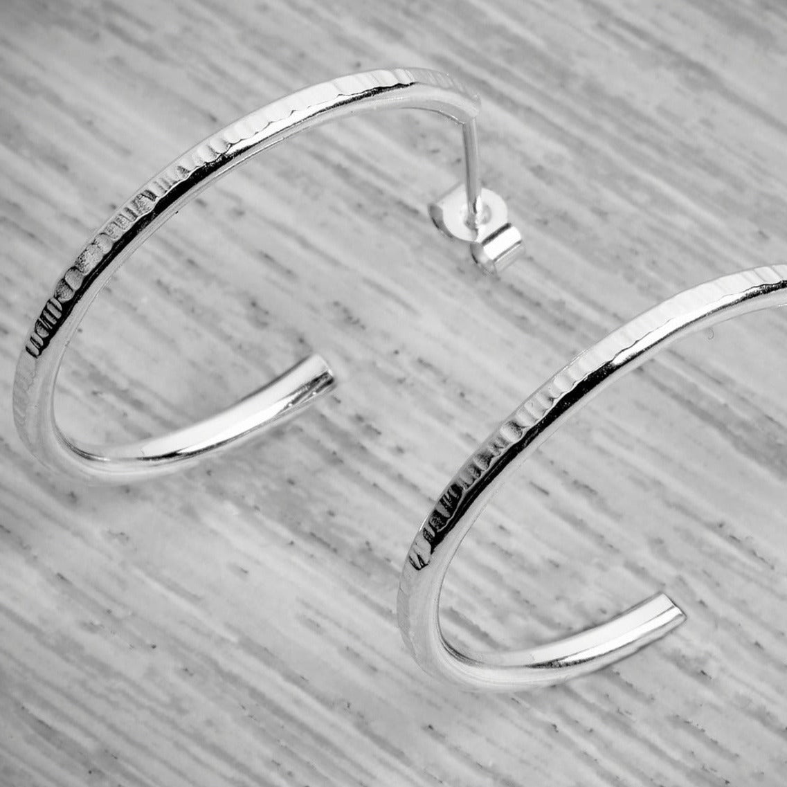 Silver Midi Stacking Hoop Hammered Lines Earrings