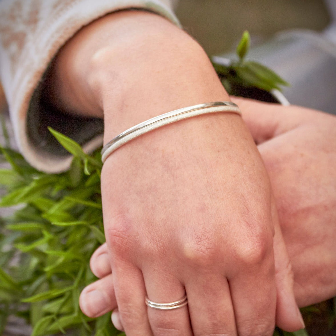 Silver Slender Stacked Frosted Bangle