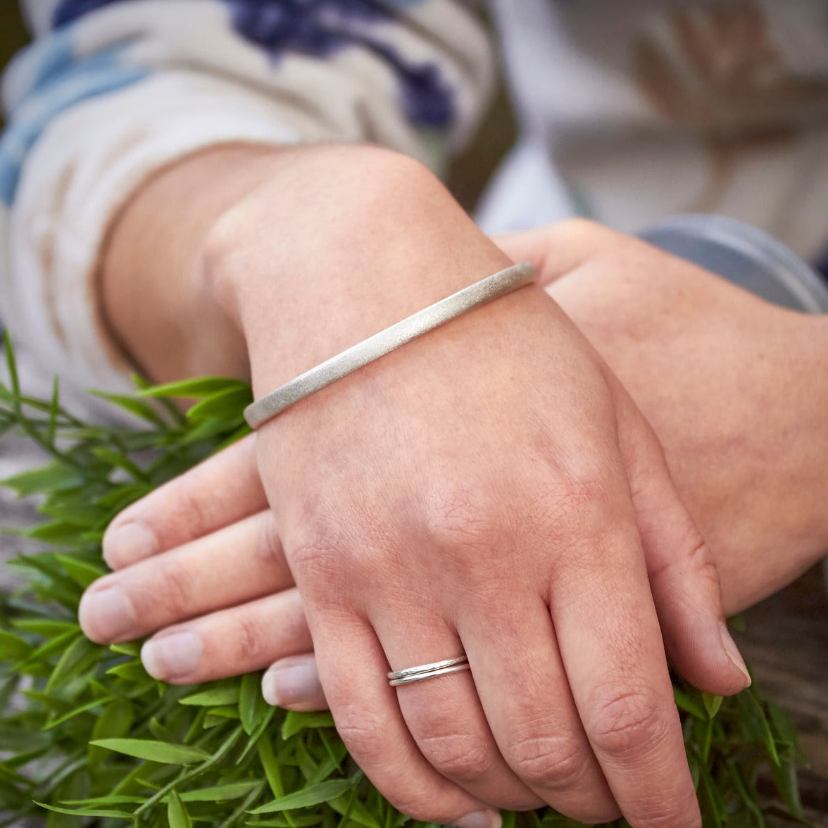Silver Sturdy Stacked Frosted Bangle