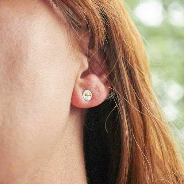 Tiny Silver studs sewn with Gold thread by Sara Bukumunhe. Image property of THE JEWELLERY MAKERS.-1