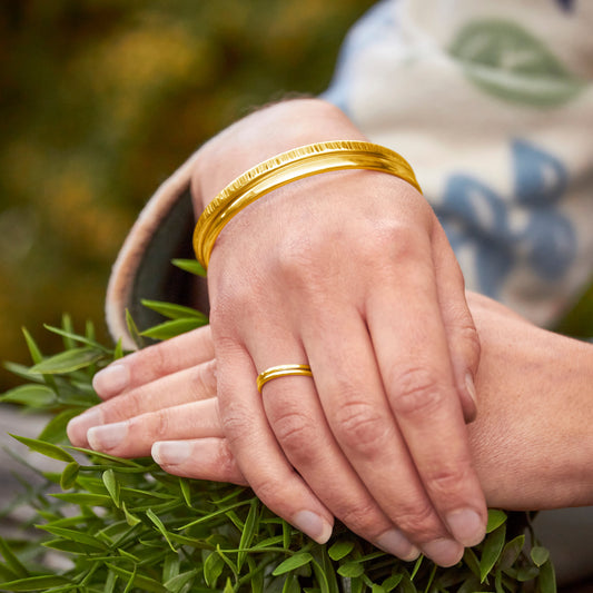 18ct Gold Vermeil Sturdy Stacked Hammered Lines Bangle
