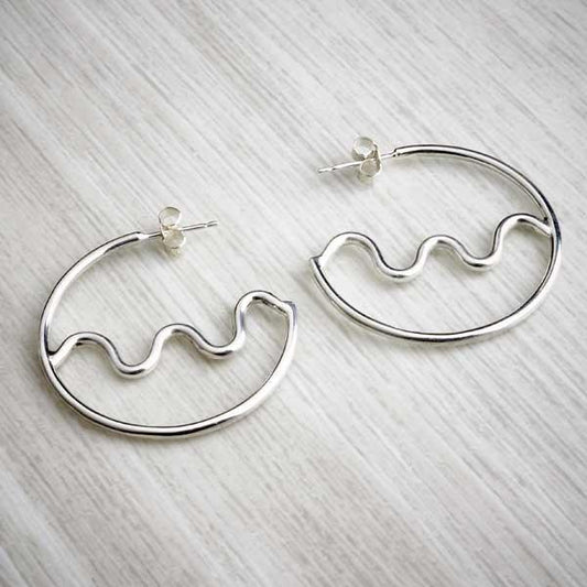 Cross Wiggle handmade silver hoops by Alice Chandler. Image property of THE JEWELLERY MAKERS-0